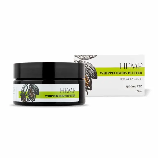 Een potje beschermende body-butter met CBD van Endoca (100 ml) opgeklopte body butter naast een doosje.